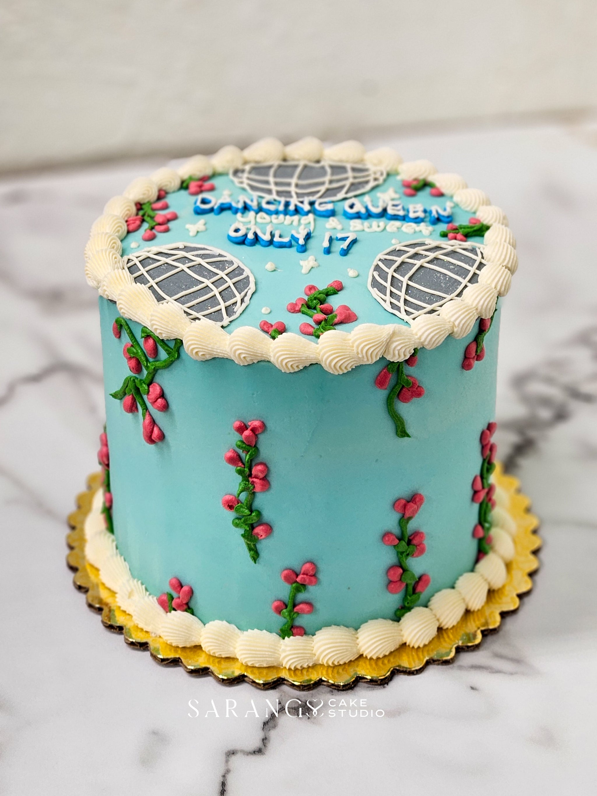 Dancing Queen Young and Sweet Cake